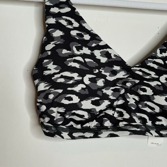 OFFLINE By Aerie Goals Plunge Sports Bra - Gray NWT Size Medium - Picture 4 of 8